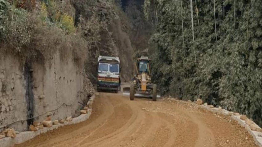 निर्माण सम्पन्न नहुँदै भत्किन थाल्यो भक्तपुर–नगरकोट सडक